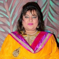 dolly bindra