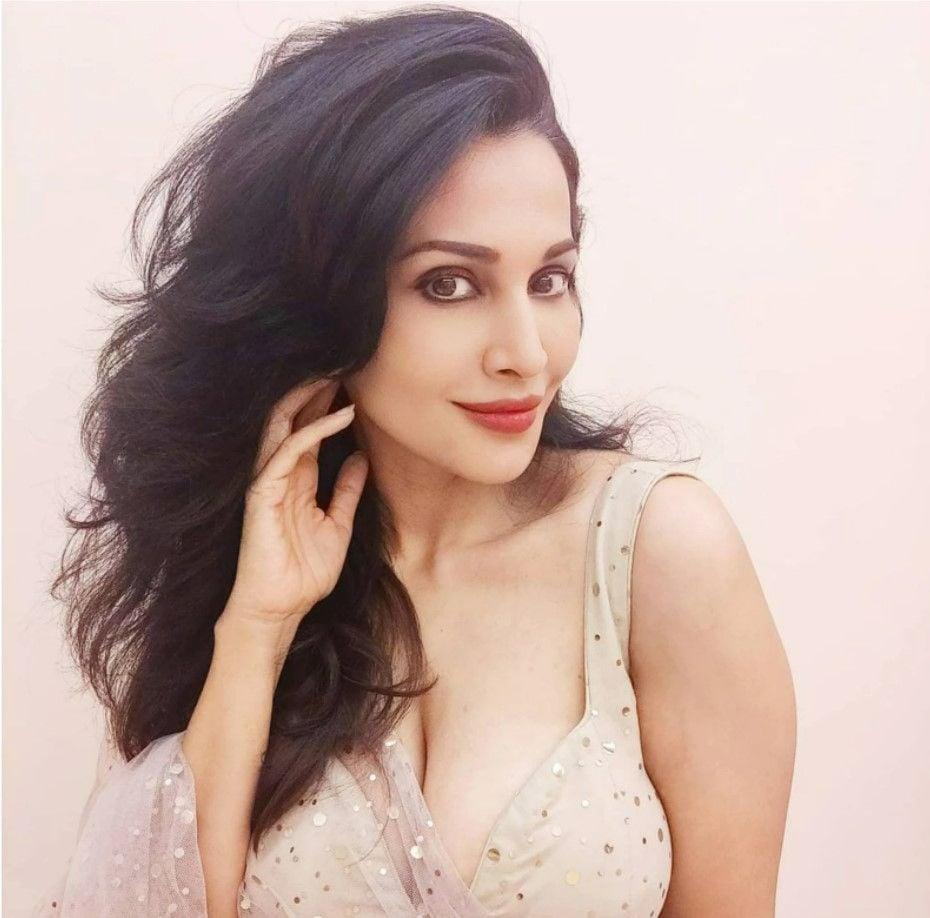 Flora Saini