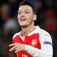 mesut özil