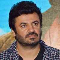 vikas bahl