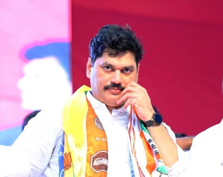 Dhananjay Munde